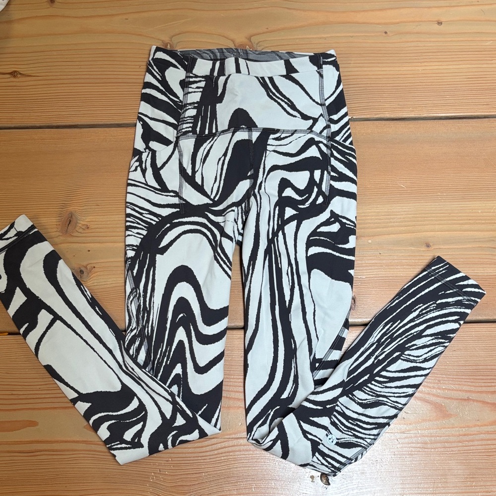 Lululemon Athletica Gray Patterned Leggings